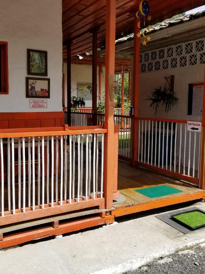 Hostal Rio Arabia - Valle De Cocora Hotel 萨兰托 外观 照片